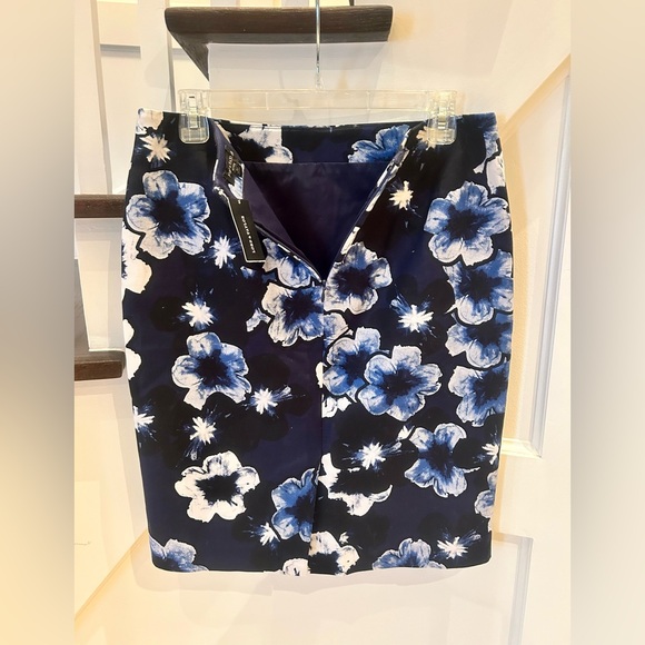 ** 3 FOR $50 ** NWT! Floral Skirt - Picture 6 of 7